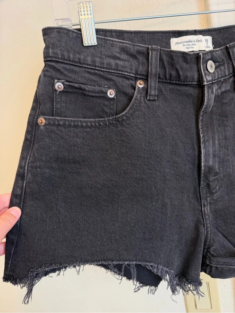 NWT Abercrombie Curve Love Black Denim Shorts The Mom Shorts High Rise Size 28
